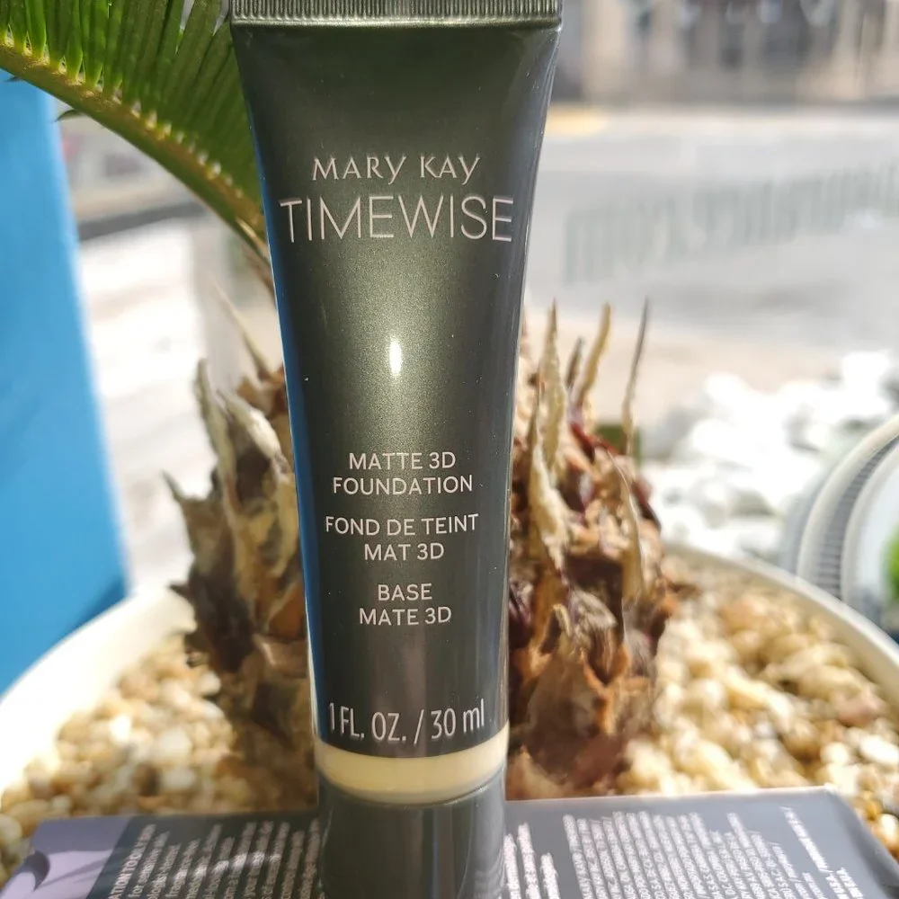 Ivory W 150 Matte 3D Foundation - Combo to Oily Skin - Timewise Mary Kay